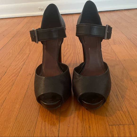 Gianni Bini Platform Heels - Picture 3 of 10